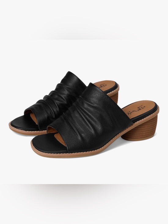 Eurosoft Shoes - Eurosoft by Sofft Corley Slip in Sandal in Black